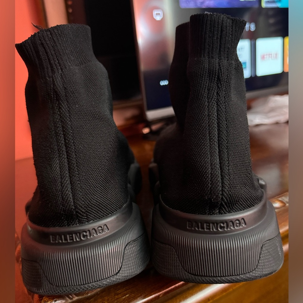 Balenciaga Men’s recycled knit sneaker size 10 New worth $1k selling for $650 - Picture 4 of 6